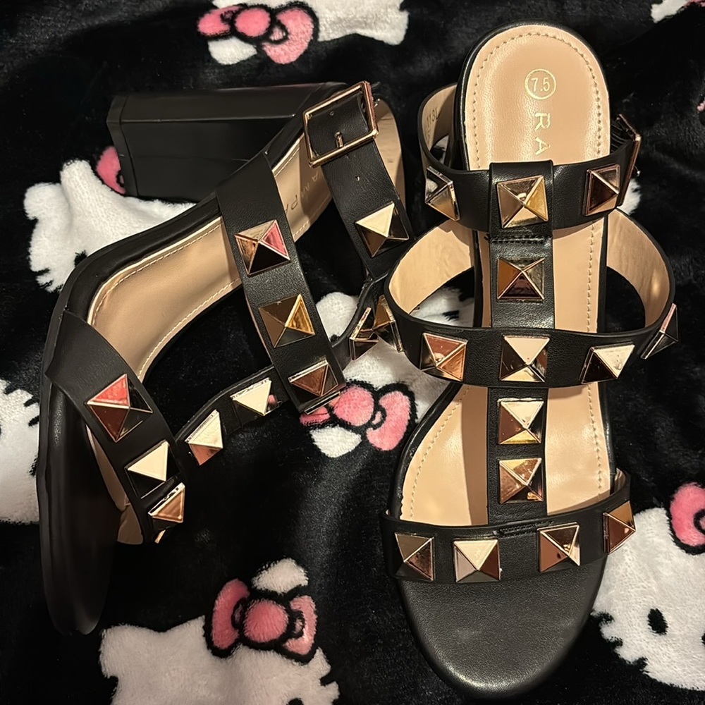 Studded heels - Picture 2 of 2